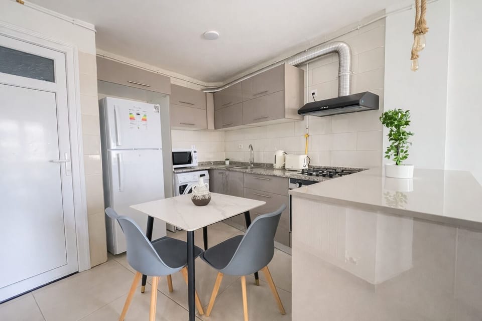 Apartment | Private kitchen | Fridge, microwave, oven, stovetop