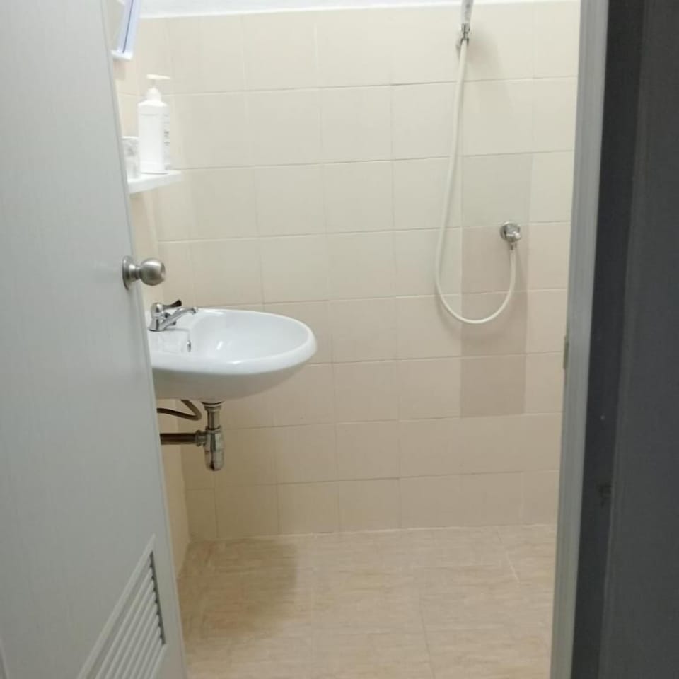 Shower, toilet paper