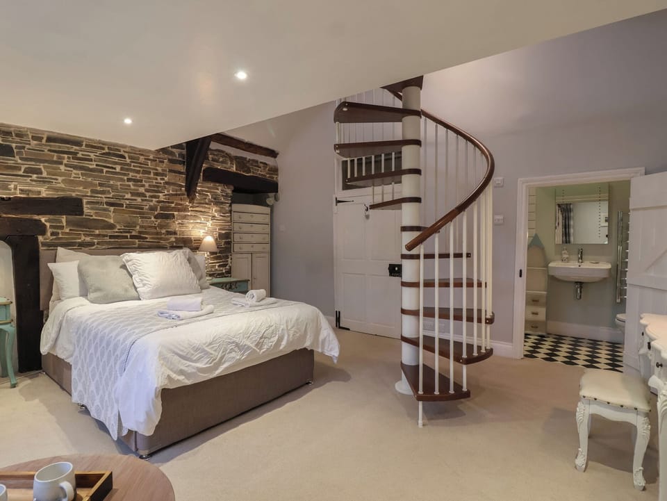 The Old Manor House Cottage in West Devon District