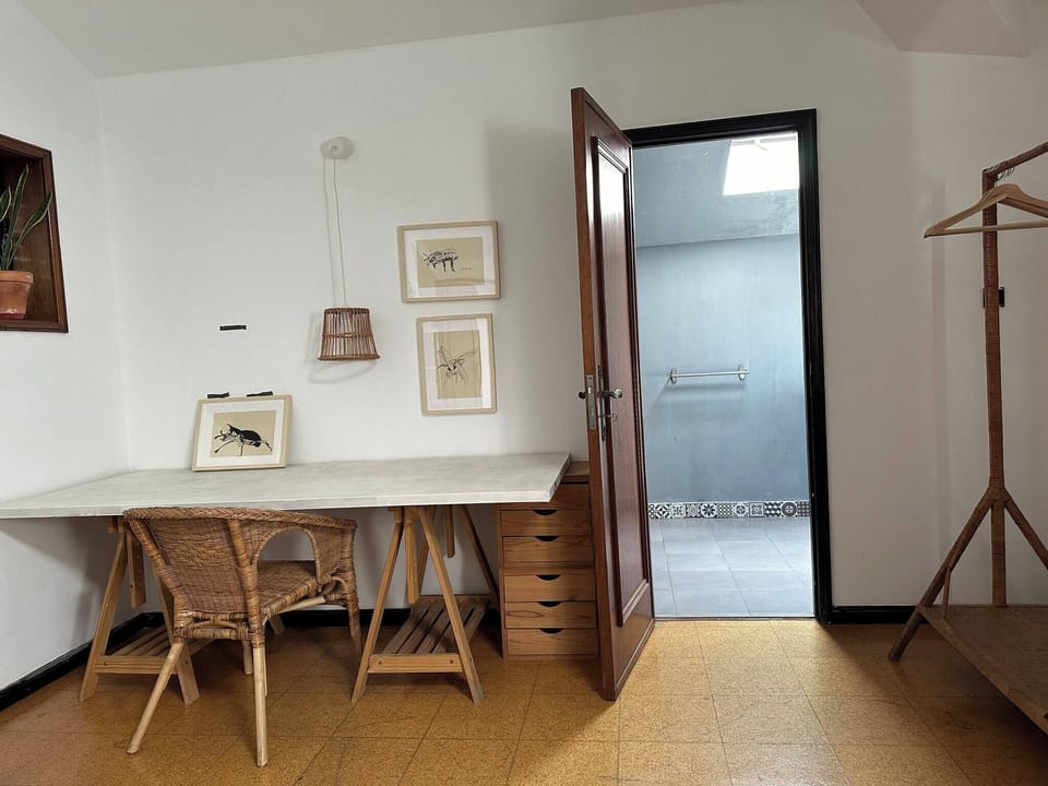 House, 5 Bedrooms, Balcony | Interior