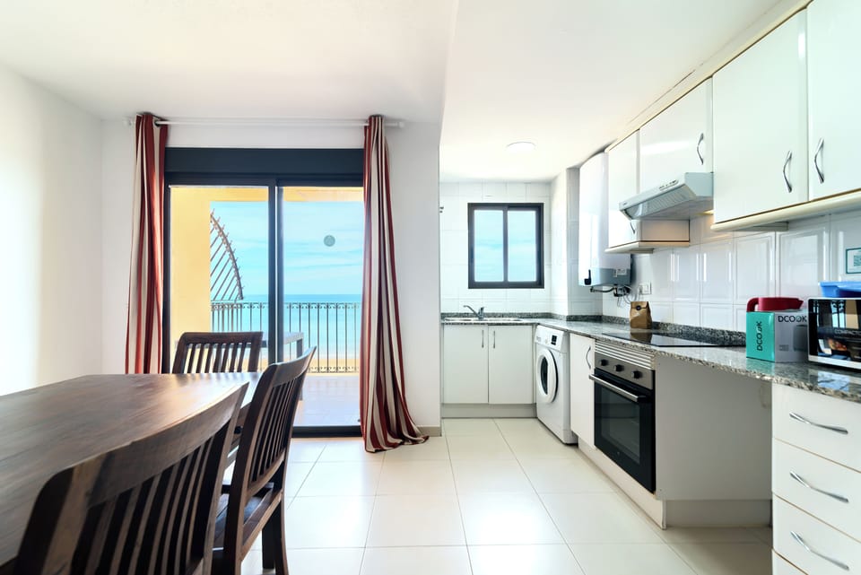 Comfort Apartment, 2 Bathrooms, Sea View | Private kitchen | Full-size fridge, microwave, oven, stovetop