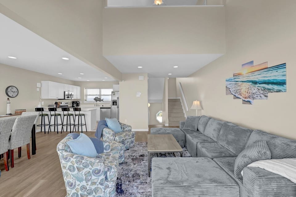 Living Area (3)