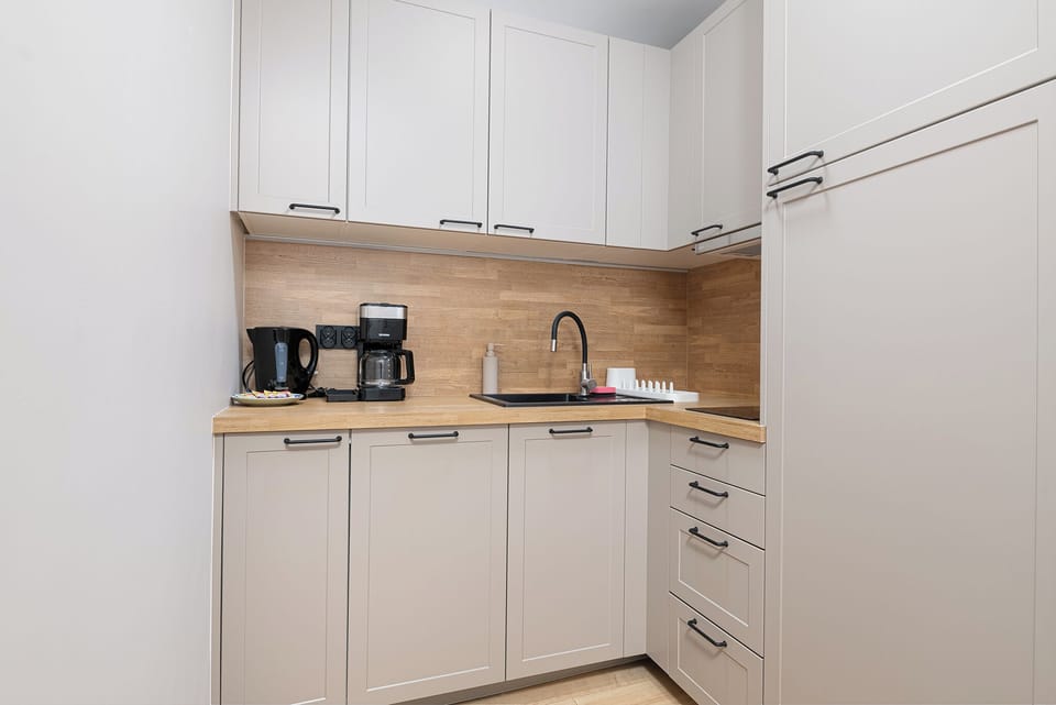 Apartment | Private kitchenette | Electric kettle