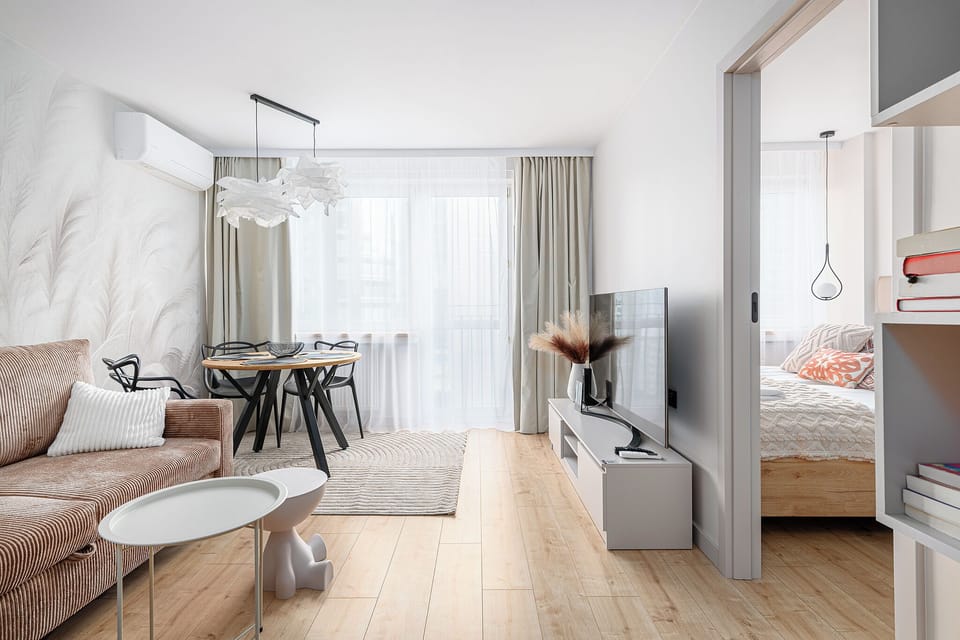 Apartment | Living room | Flat-screen TV