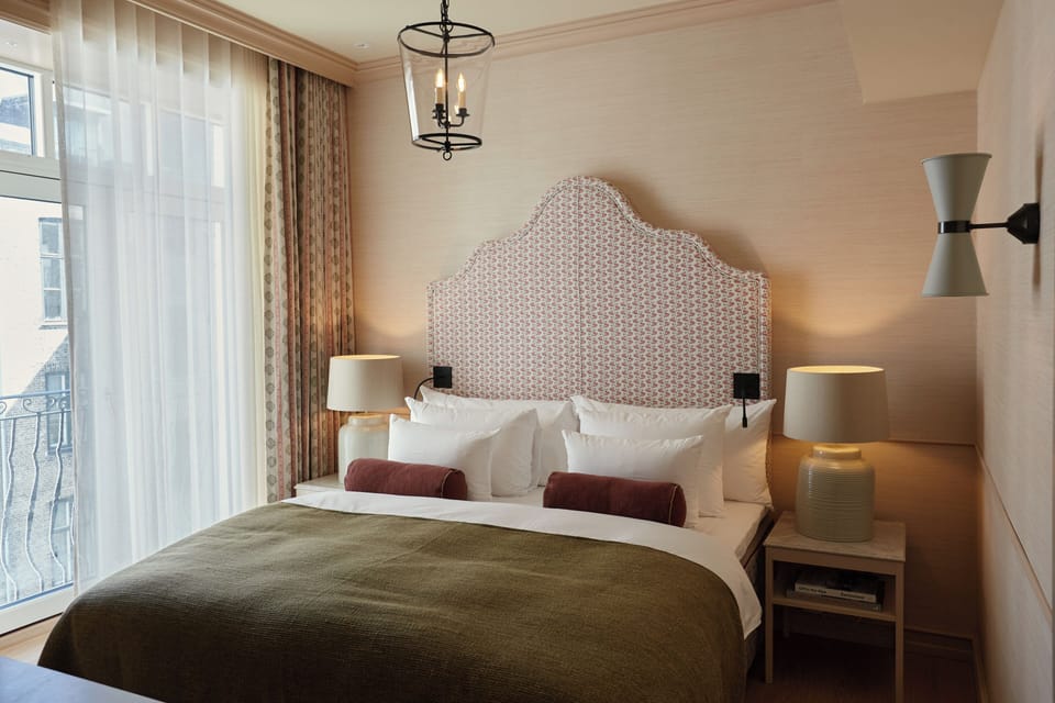 Luxury Room | Premium bedding, down comforters, pillowtop beds, minibar