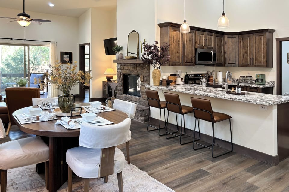 Apartment (3 Bedrooms) | Front of property