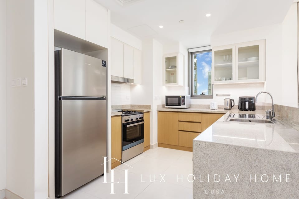 Apartment, City View | Private kitchen | Electric kettle, toaster
