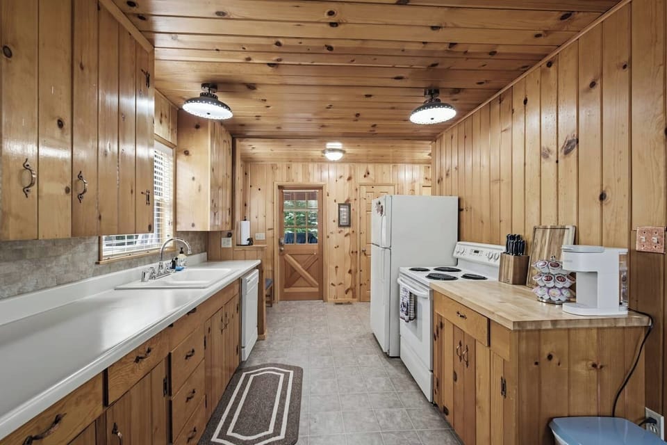 Fully equipped kitchen to cook all your favorite meals.