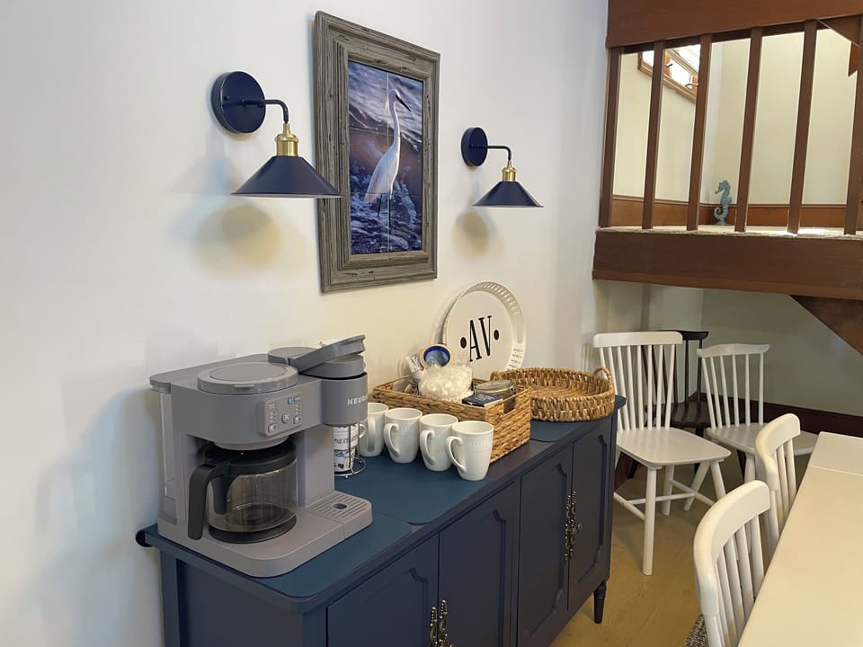 Coffee station- Kcup and regular brew coffee pot