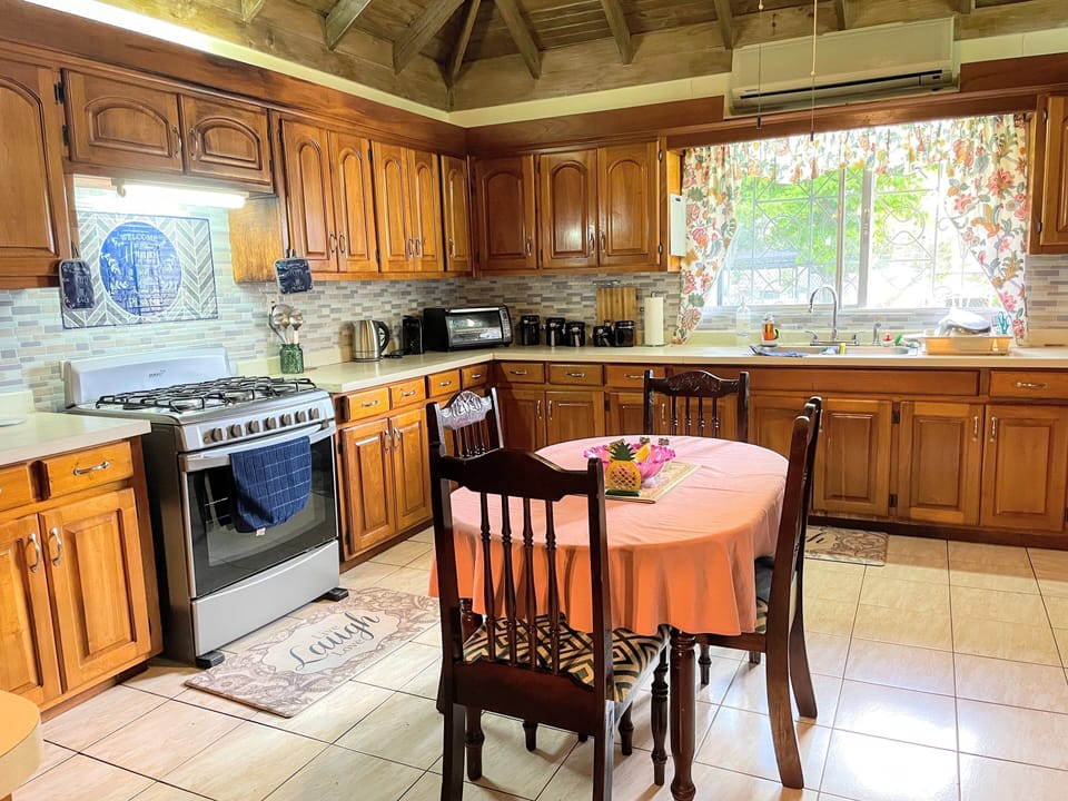 Villa, 6 Bedrooms | Private kitchen | Coffee/tea maker, fridge, electric kettle, toaster