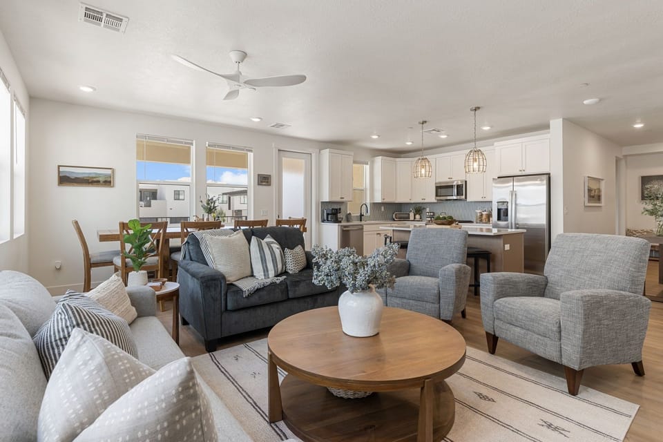 Condo, 3 Bedrooms | Living area | Smart TV