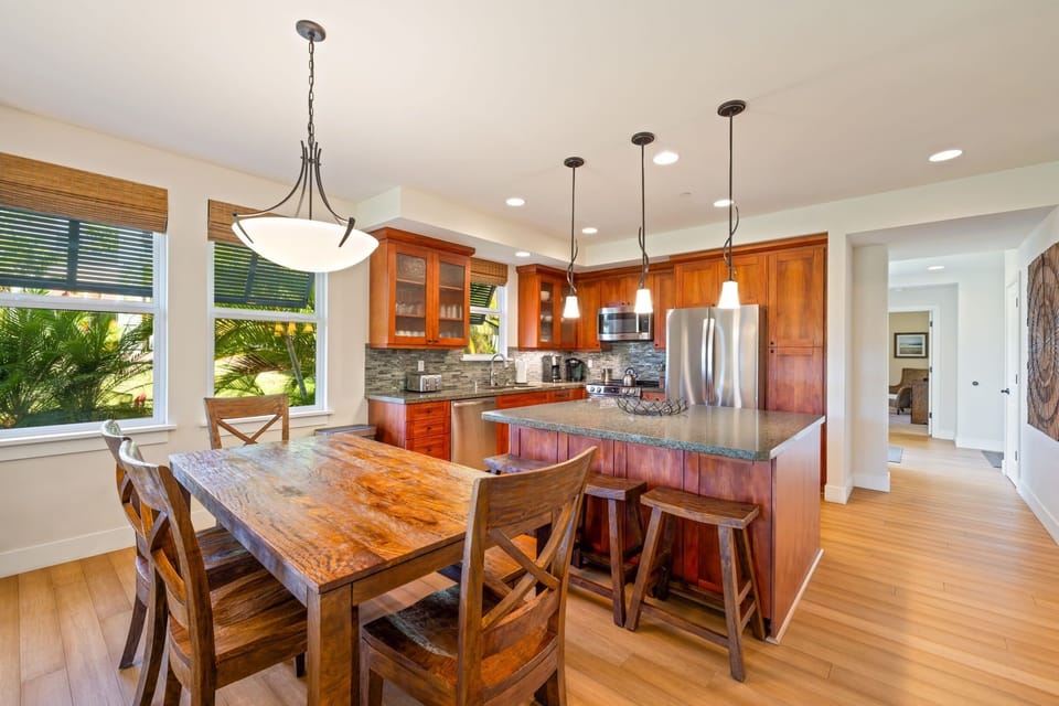 Condo, 3 Bedrooms | Dining