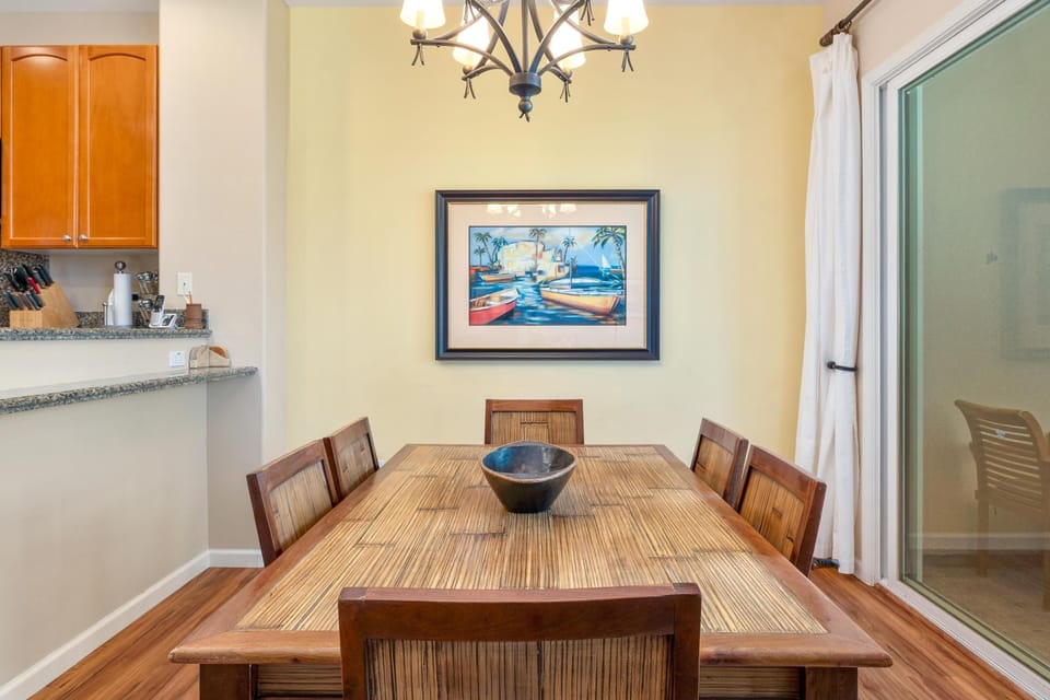 Condo, 2 Bedrooms | Dining