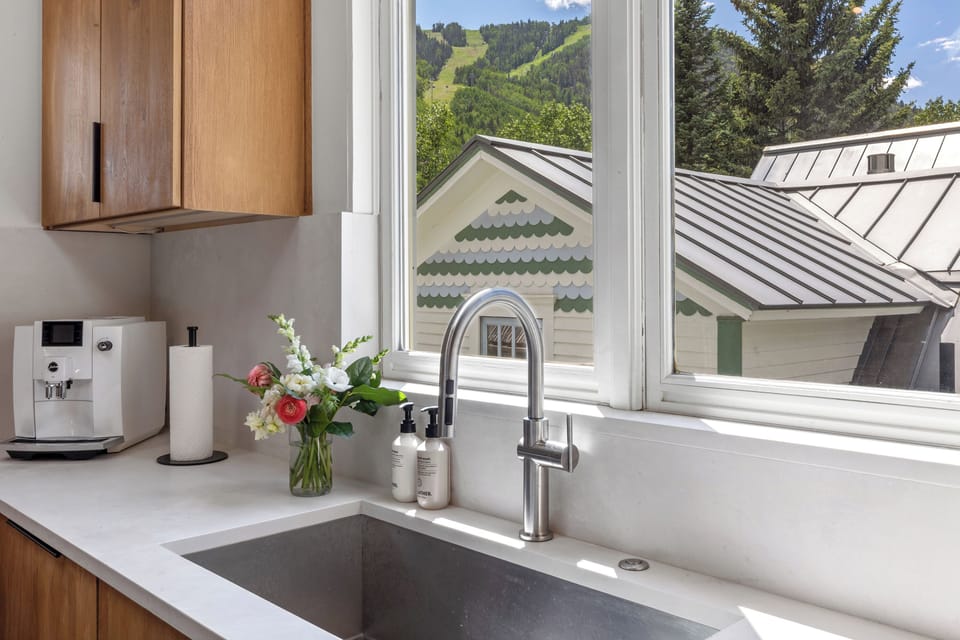 5.02-kitchen-the-perch-telluride (17)