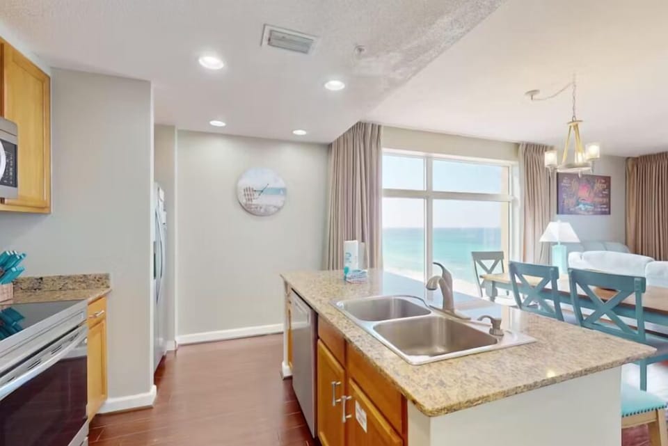 Condo, Multiple Beds (Sterling Reef 501) | Private kitchen | Oven, toaster, cookware/dishes/utensils