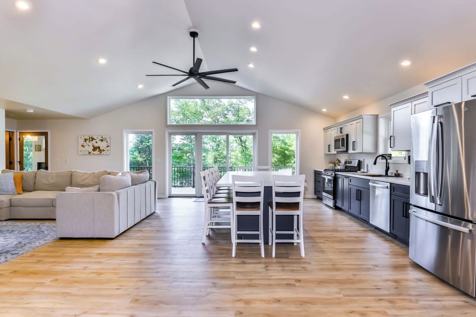 Spacious area to make entertaining a breeze.