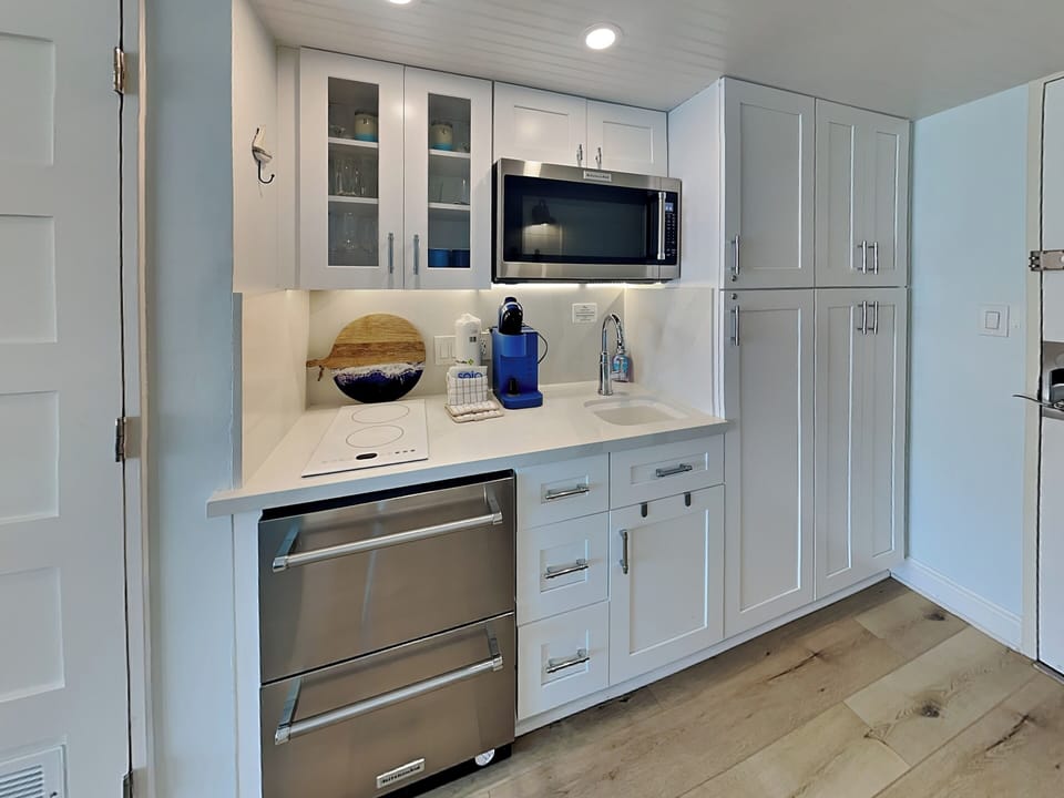Condo (0 Bedroom) | Property amenity