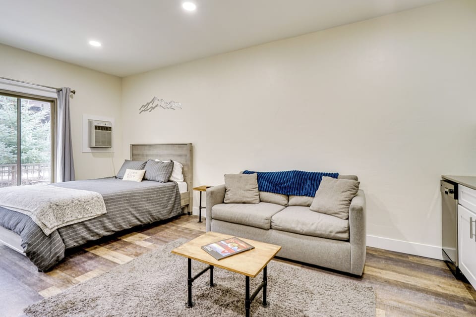 Apartment (0 Bedroom) | Interior