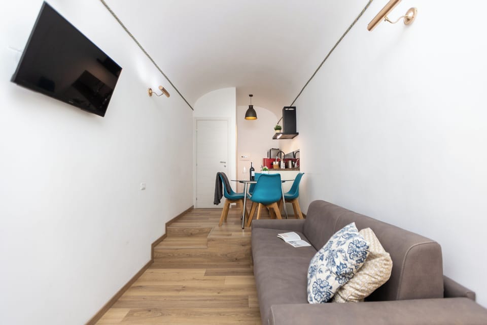 Apartment | Living area | Flat-screen TV