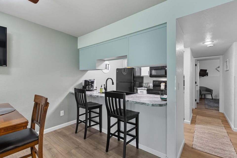 Condo, 1 King Bed with Sofa bed, Patio, Golf View (Branson Getaway Retreat) | Private kitchen
