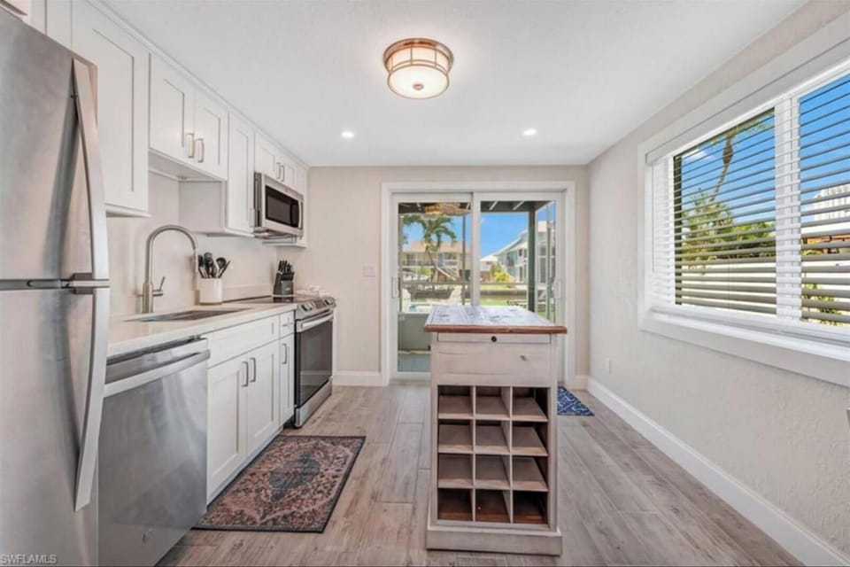 Tide (garden Level) Kitchen