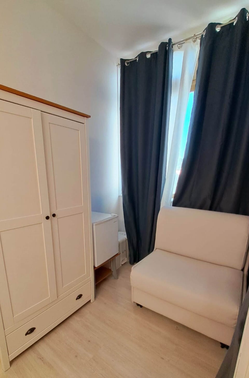 Deluxe Triple Room, City View | Premium bedding, desk, cribs/infant beds, free WiFi