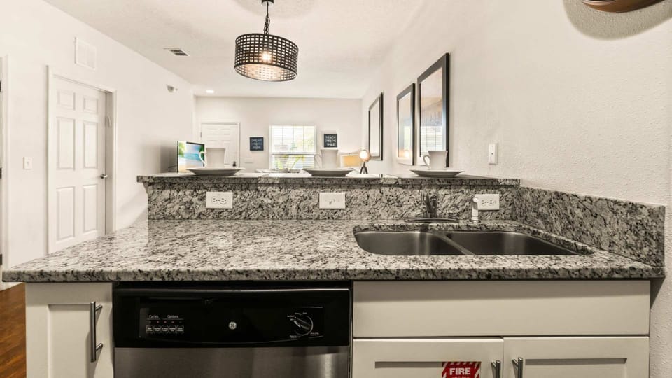 House | 3 bedrooms, high-speed internet