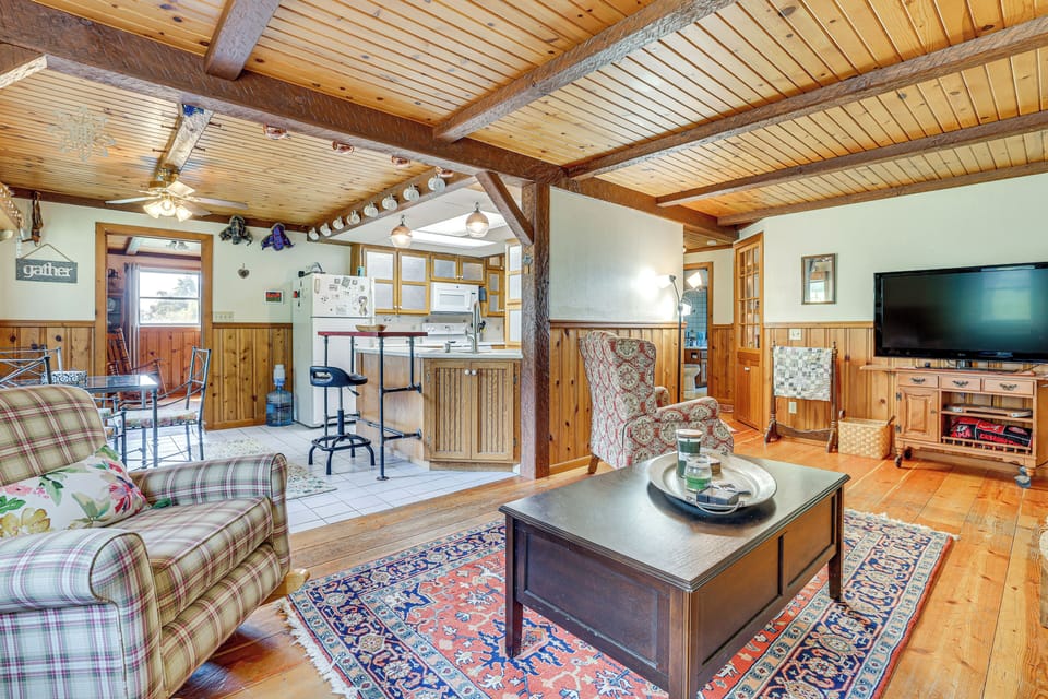 Living Space | Central Heating | Free WiFi