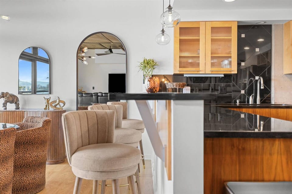 Kitchen area with all of the essentials!