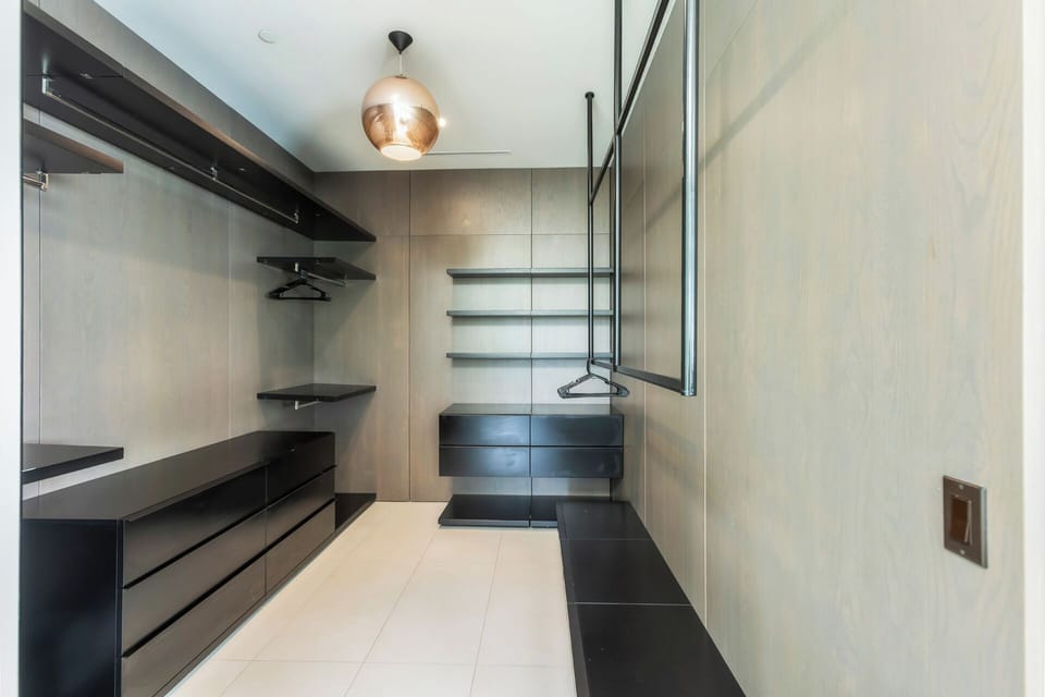 Luxury House, Garden View | Wardrobe