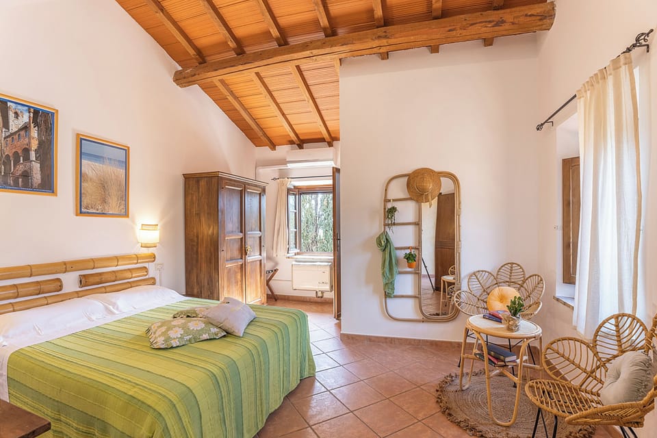 Superior Double Room, Garden View | Individually decorated, individually furnished, desk, free WiFi
