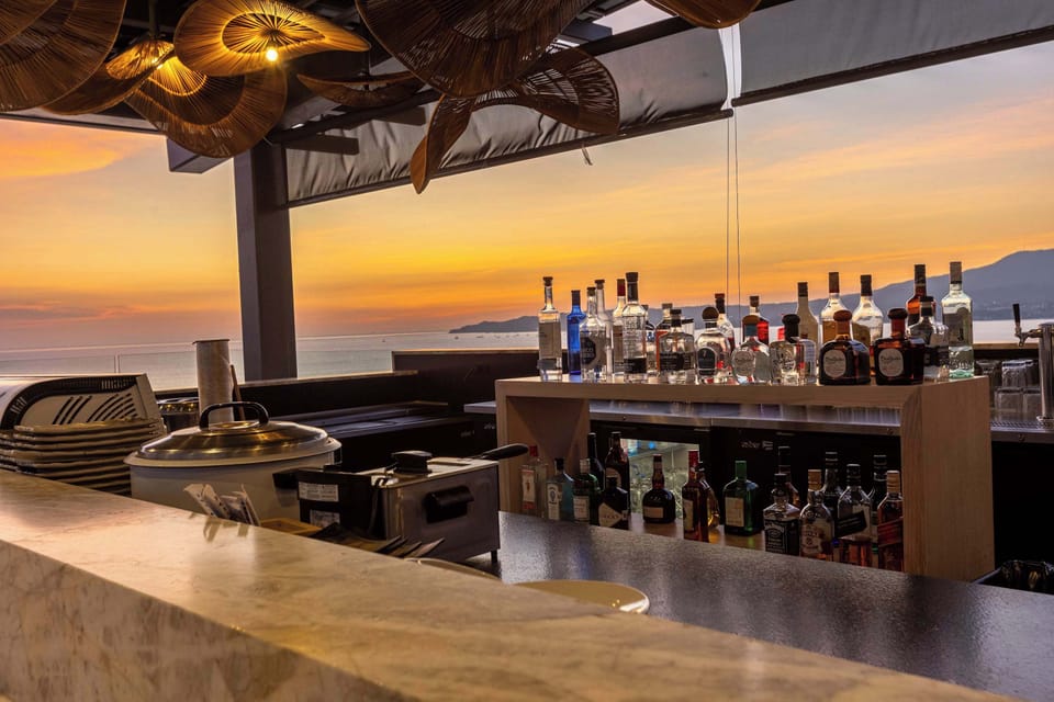 Rooftop Bar, Louge, & Sushi