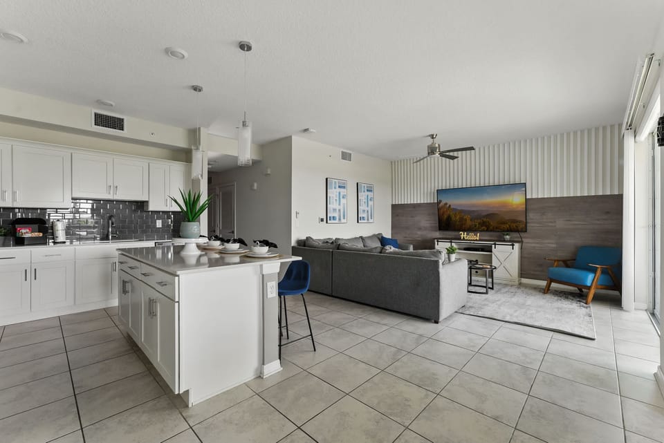 House | 2 bedrooms, desk
