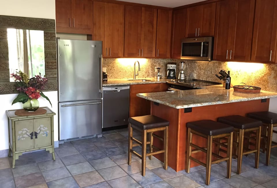 Deluxe Condo, 1 Bedroom, Non Smoking, Garden View | Private kitchen | Coffee/tea maker, electric kettle