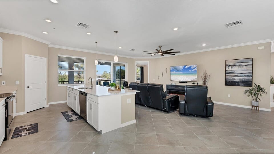 Beautiful, bright, open living space