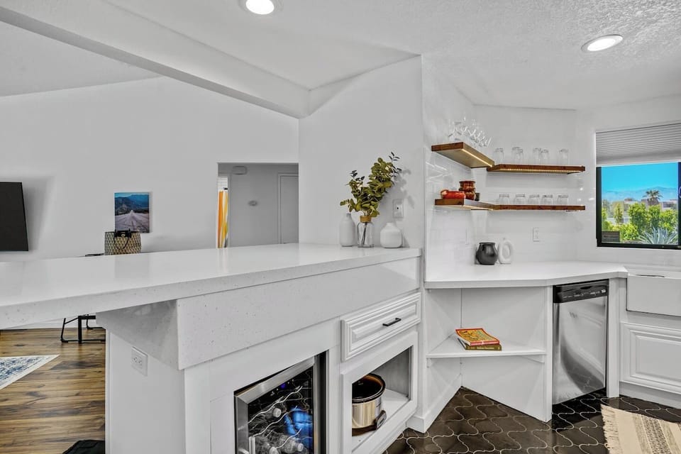 Bright, clean, and ready for your culinary creations.