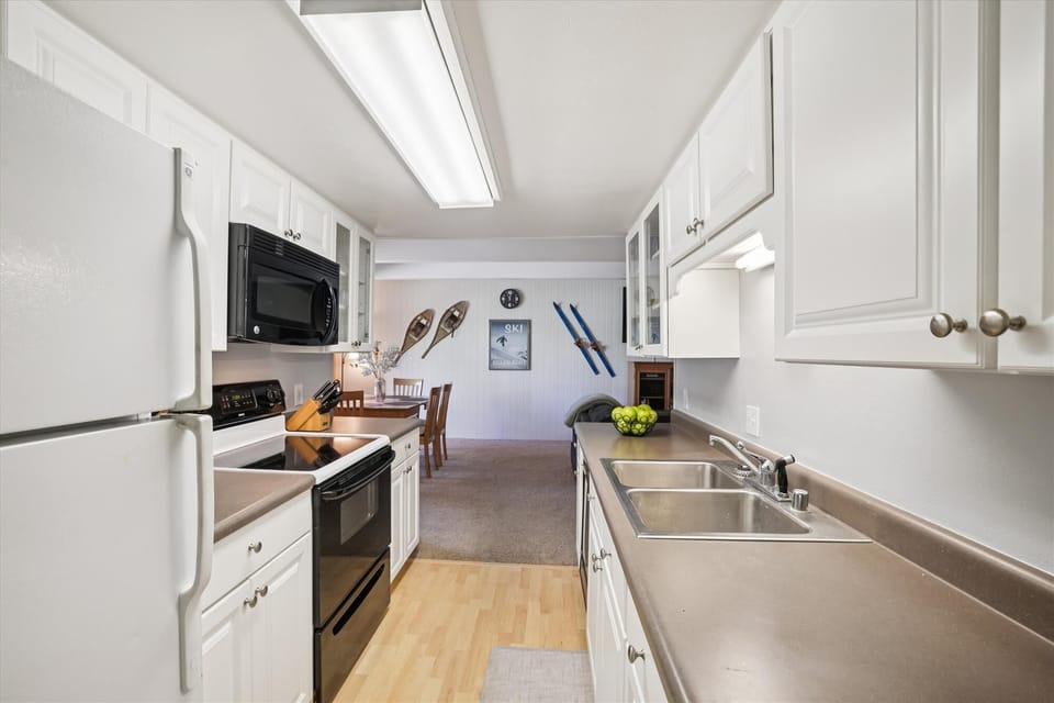 Kitchen - Ski & Racquet A-G1 - Breckenridge Vacation Rental