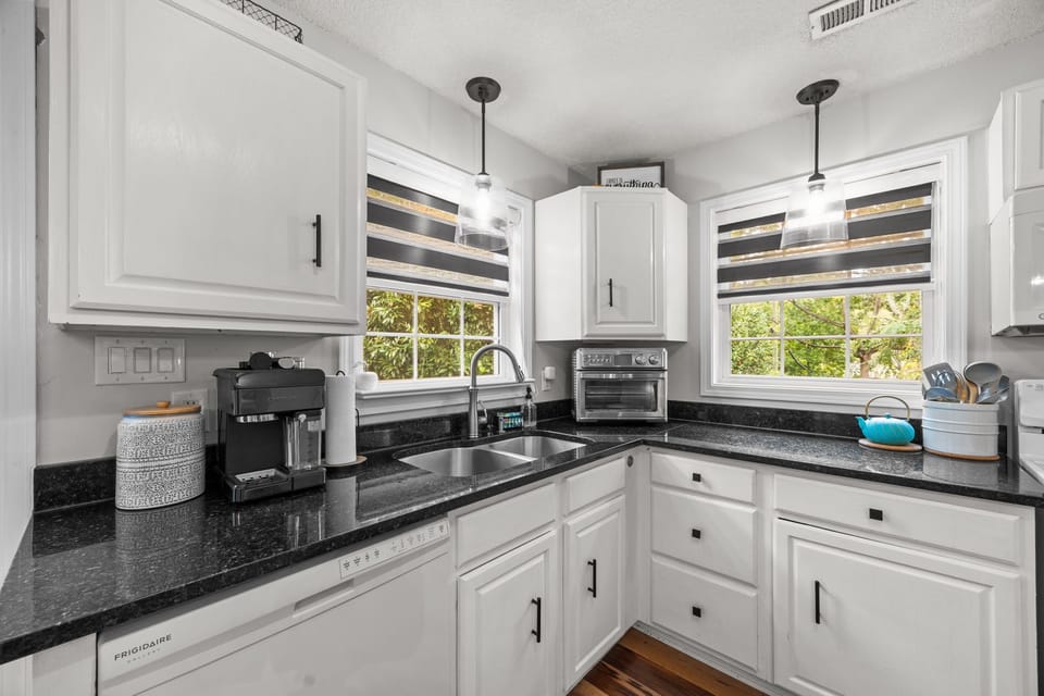 Kitchen @Campfire Hideaway