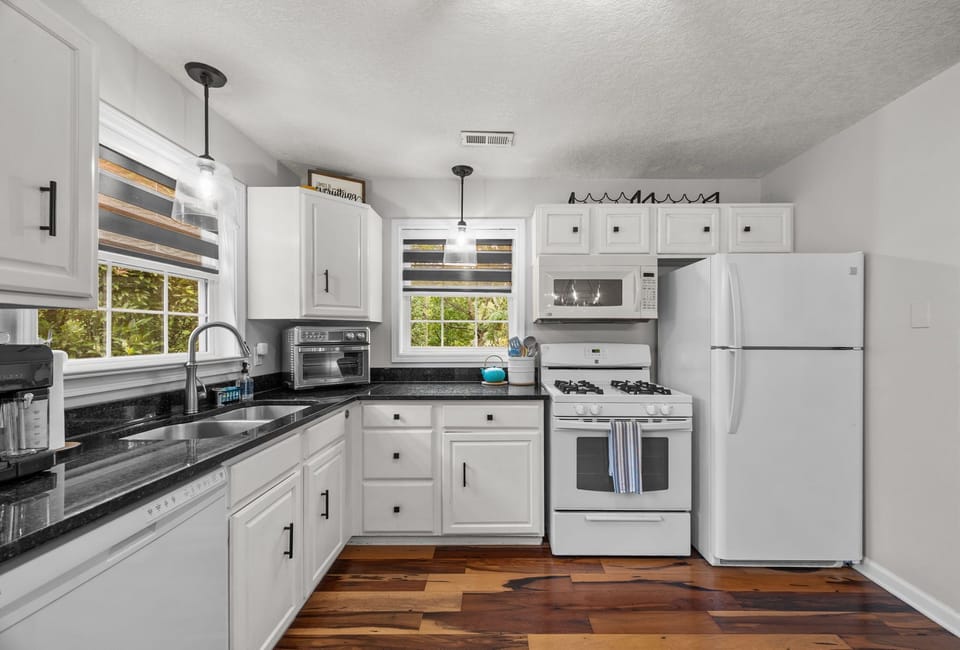 Kitchen @Campfire Hideaway
