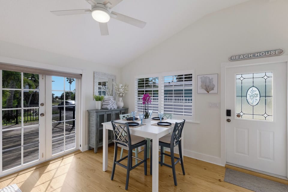 Pine Key dining area