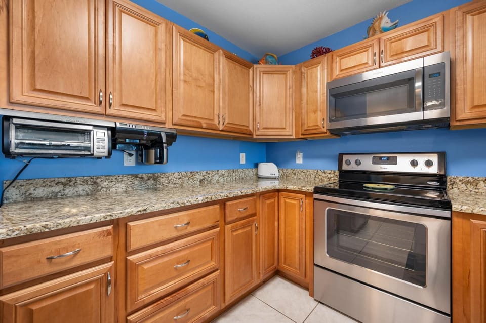 Gulf Sands – 3BR Steps to Pool & Private Beach (4848)