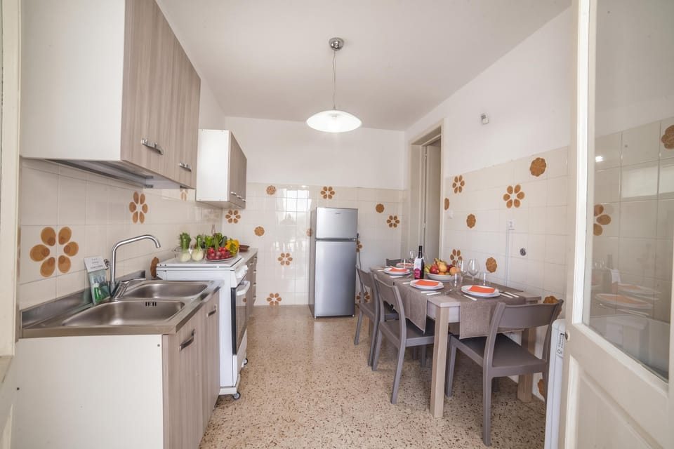 Kitchen and dining area