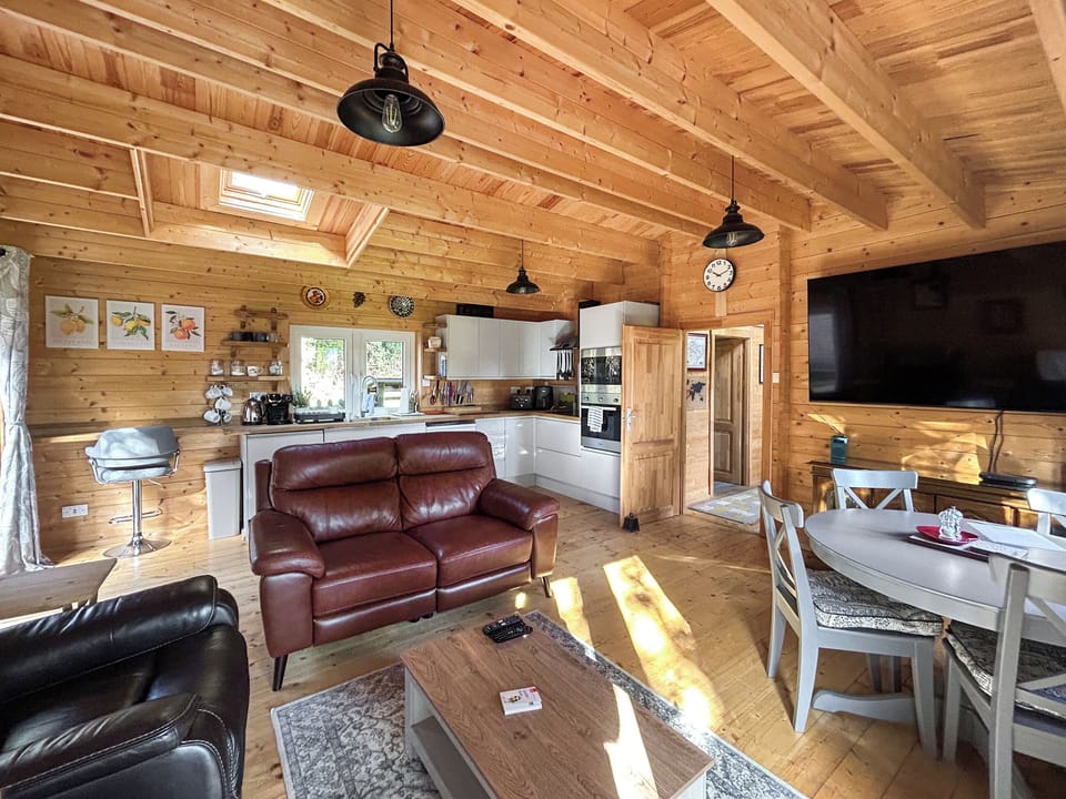 Open plan living space | The Cabin, Sevenoaks