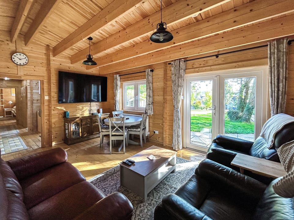 Open plan living space | The Cabin, Sevenoaks