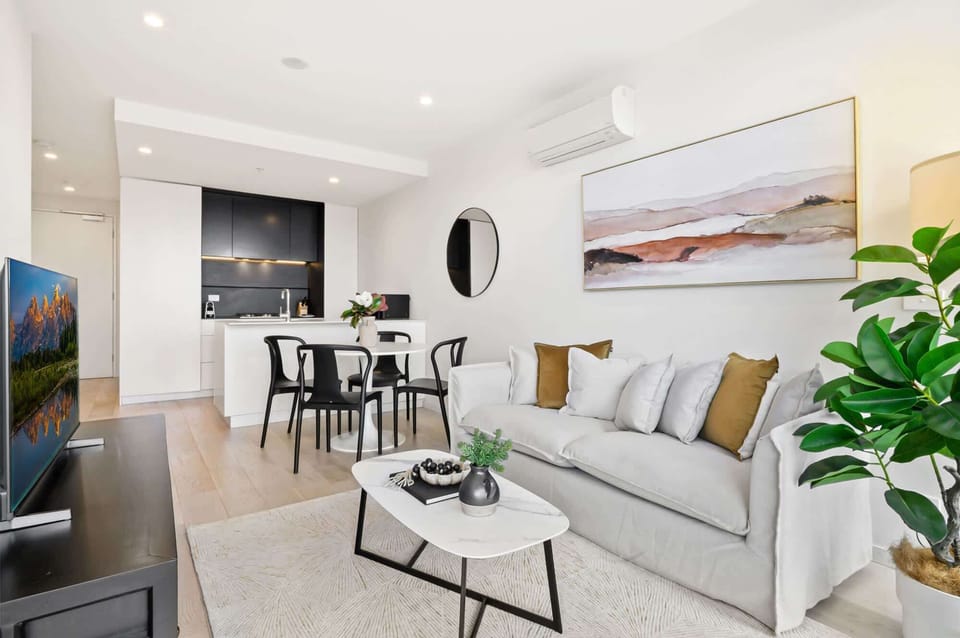 Living/Dining Area