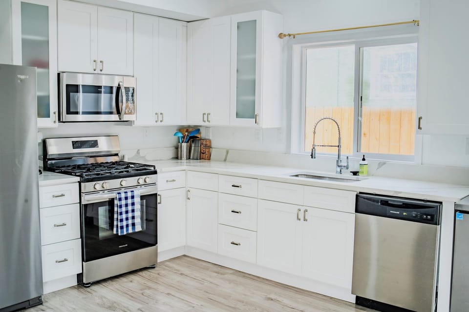 Large kitchen with all the necessities
