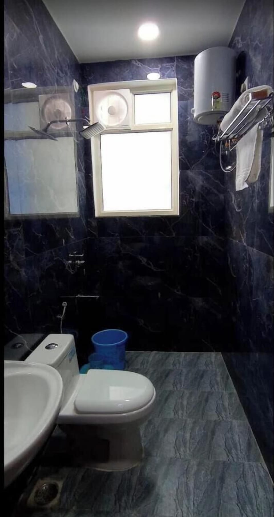 Basic Double Room, City View | Bathroom | Shower, free toiletries, towels, soap