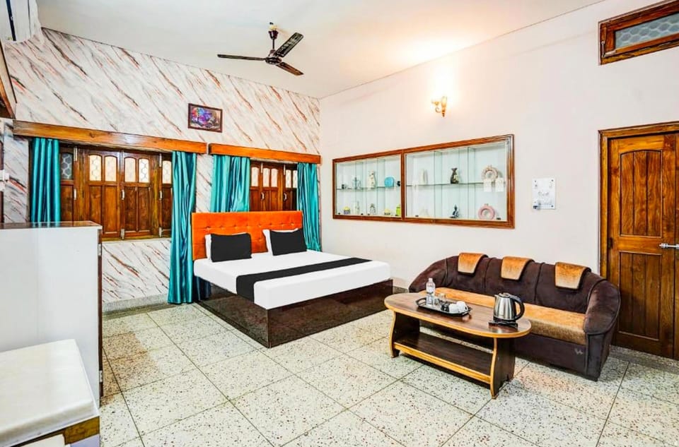 Deluxe Double Room, Air conditioning | Hypo-allergenic bedding, desk, soundproofing, free WiFi