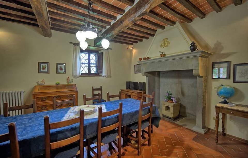 Panoramic Villa, 6 Bedrooms (Palazzo Rosadi) | In-room dining