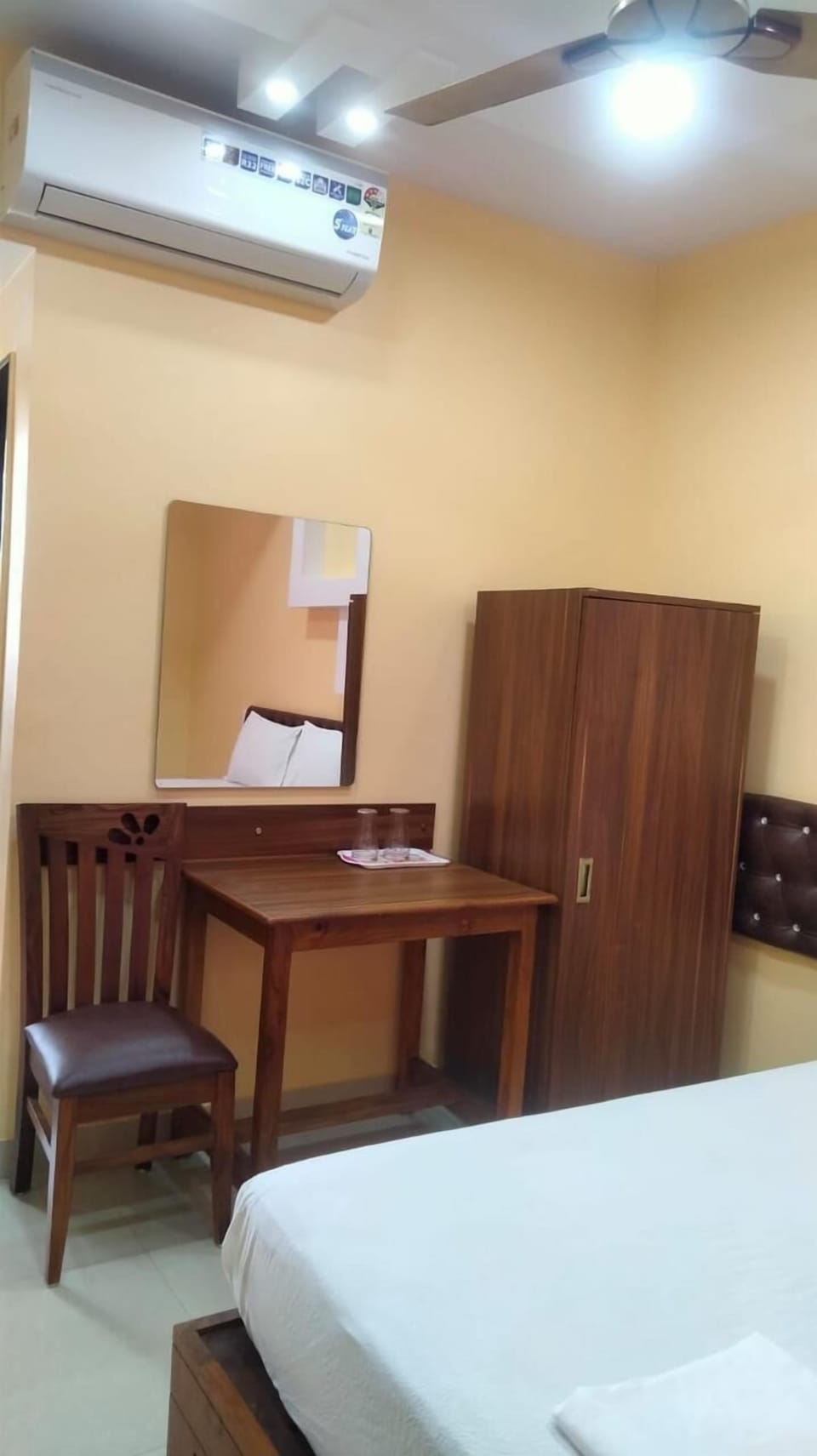 Standard Room | Desk, free WiFi